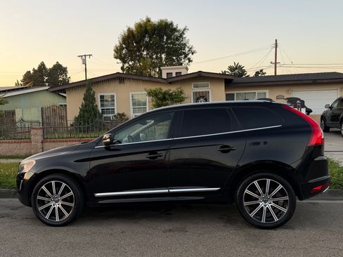 Used 2016 Volvo XC60 T5 Premier w/ Proximity Package image 1