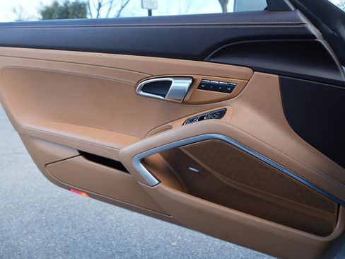 Used 2017 Porsche 911 Carrera S image 6