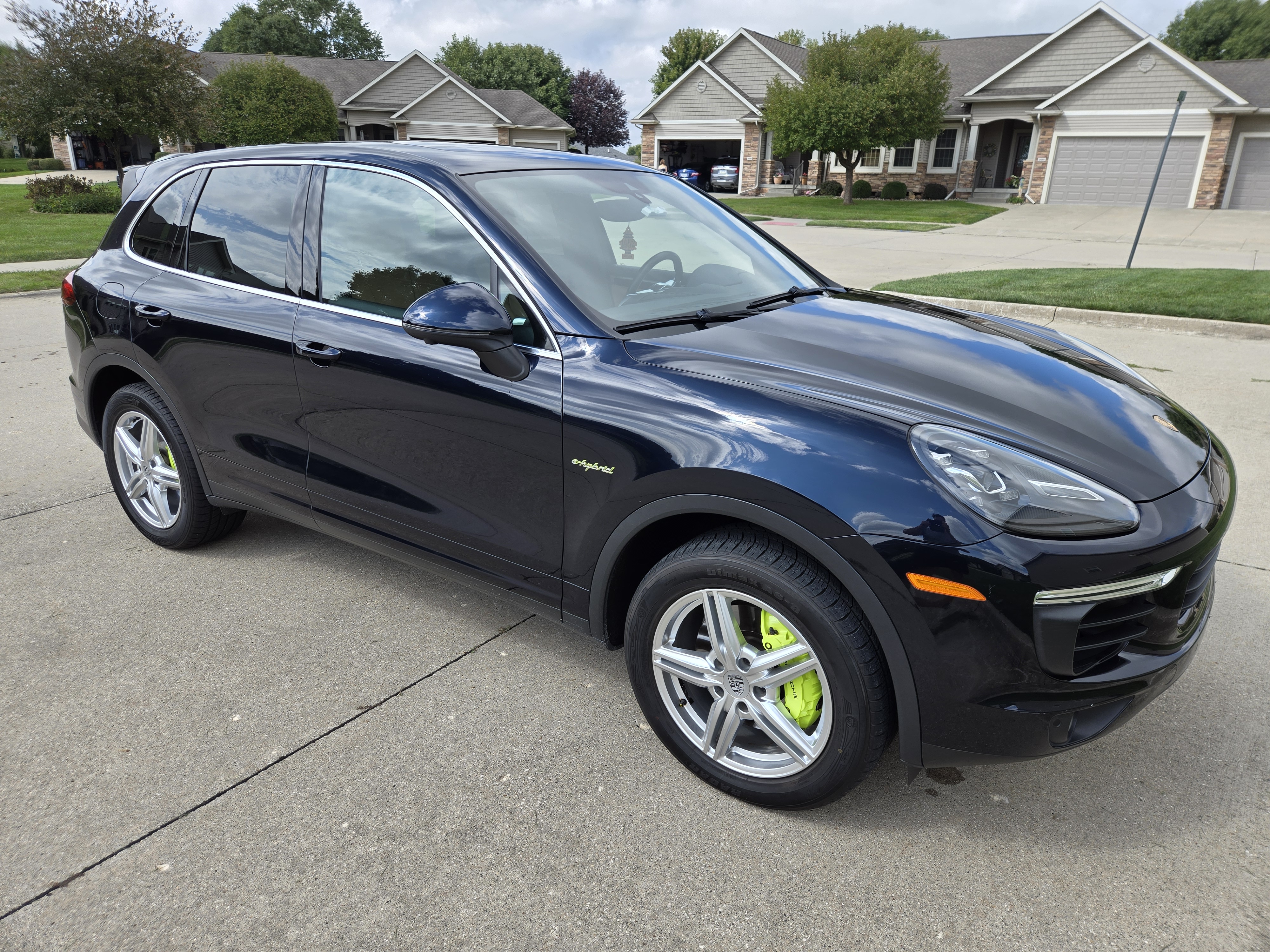 Used 2016 Porsche Cayenne S AWD/4WD image 6