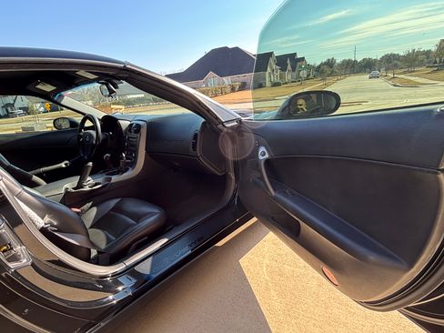 Used 2006 Chevrolet Corvette Coupe 2D image 14