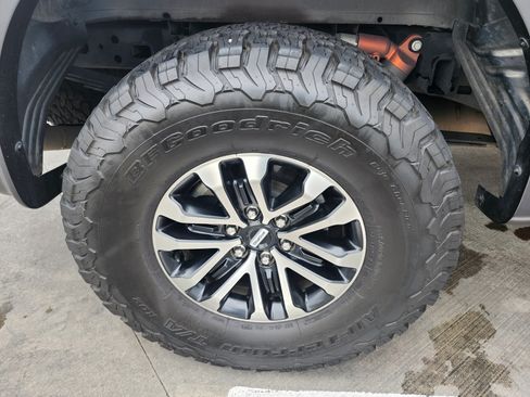 Used 2019 Ford F150 Raptor w/ Equipment Group 802A Luxury AWD/4WD image 17