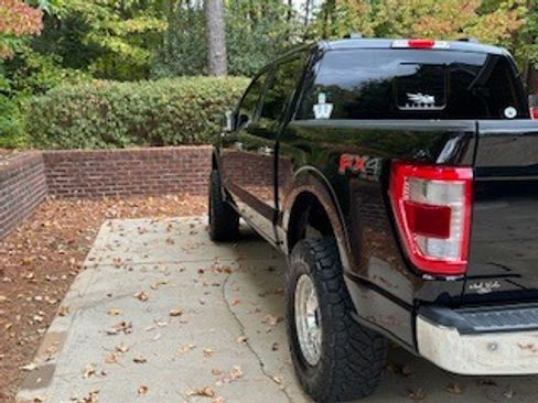 Used 2022 Ford F150 Lariat w/ Equipment Group 502A High image 8