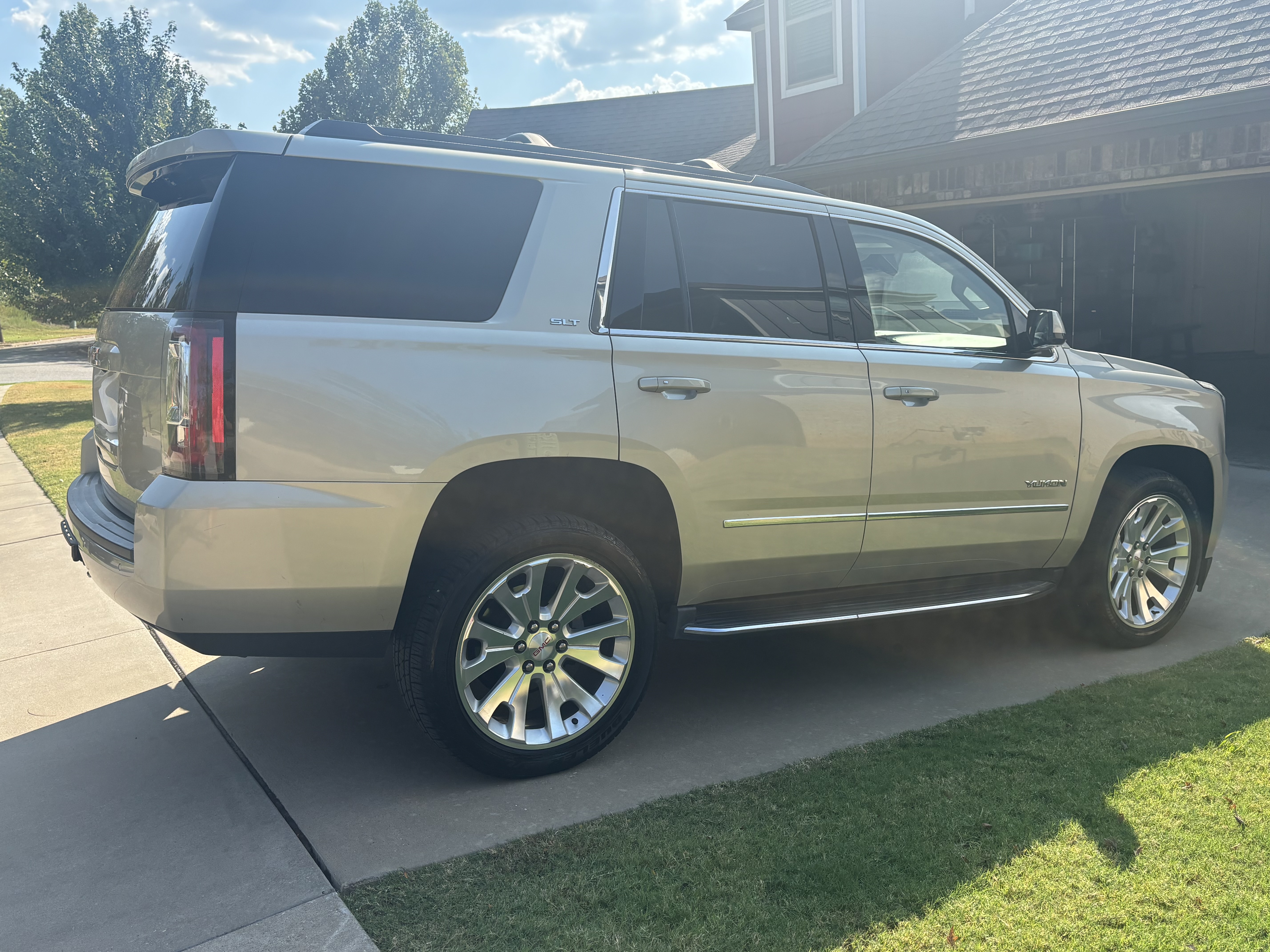 Used 2017 GMC Yukon SLT w/ Open Road Package RWD image 8