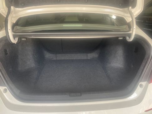 Used 2021 Honda Accord Touring image 9