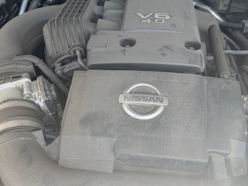 Used 2014 Nissan Frontier SV w/ SV Value Truck Package RWD image 11