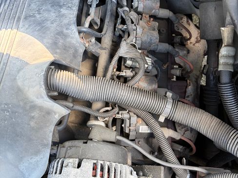 Used 2004 Chevrolet Suburban LS w/ Preferred Equipment Group AWD/4WD image 22