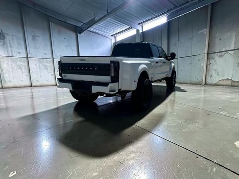 Used 2024 Ford F450 Limited w/ FX4 Off-Road Package AWD/4WD image 9