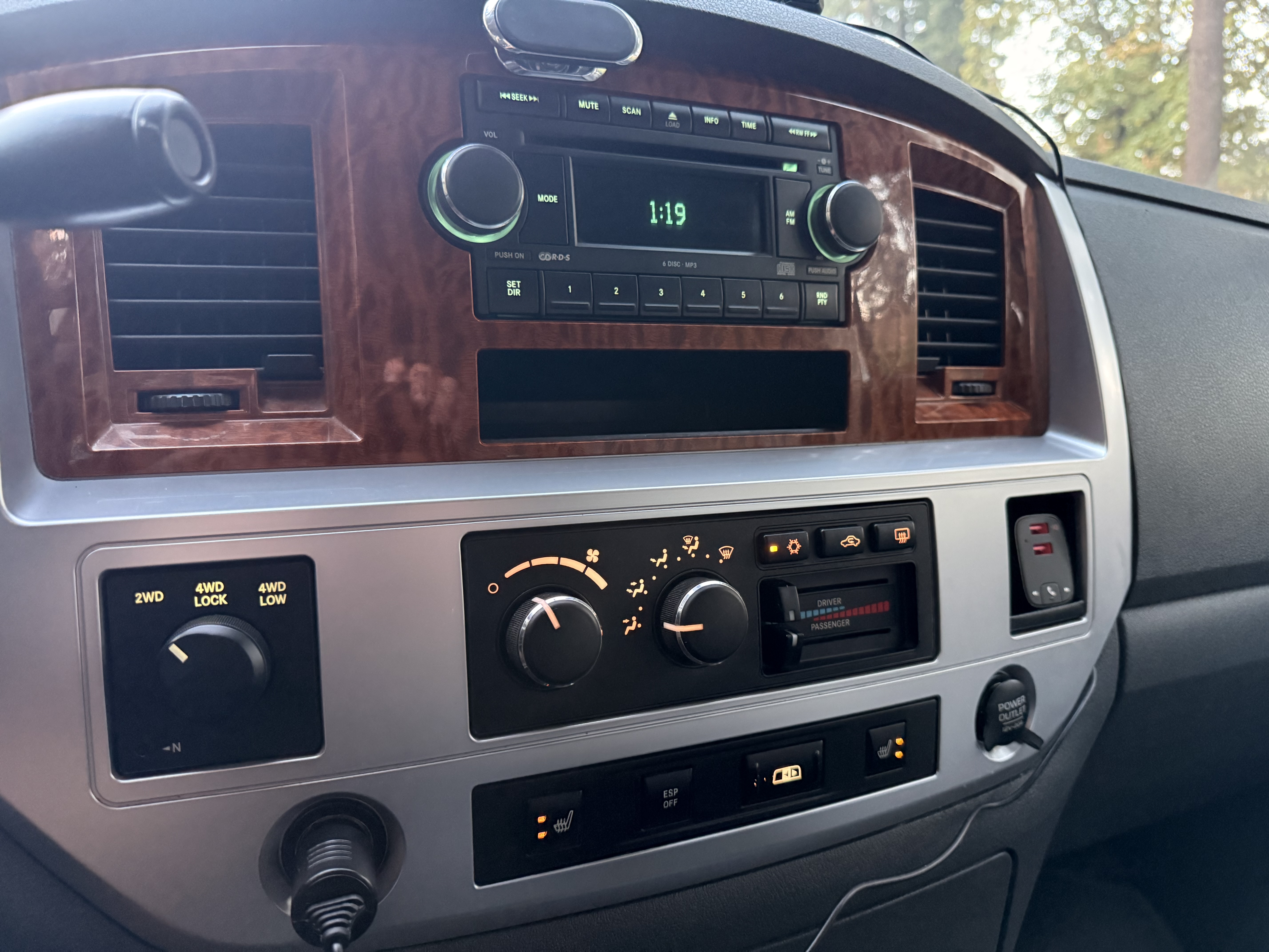 Used 2007 Dodge Ram 1500 Truck Laramie AWD/4WD image 12