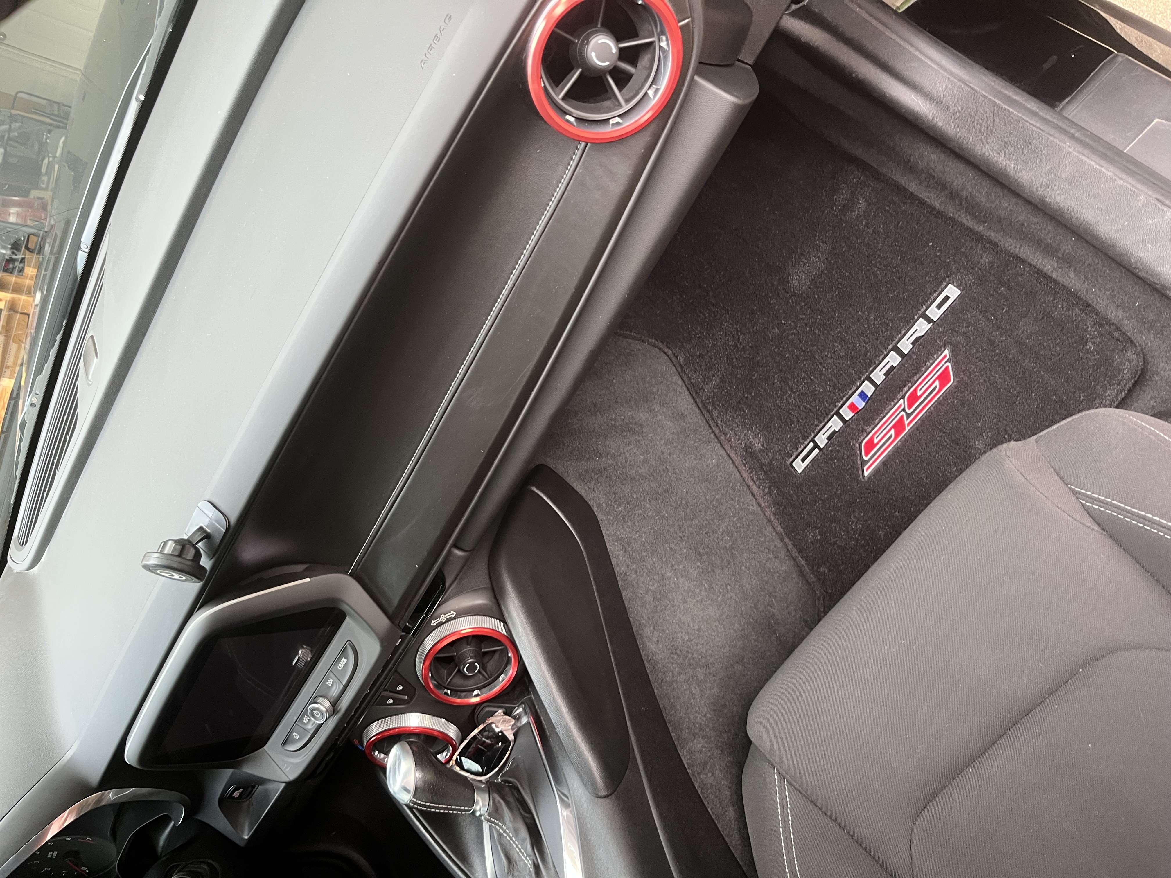 Used 2018 Chevrolet Camaro SS RWD image 6