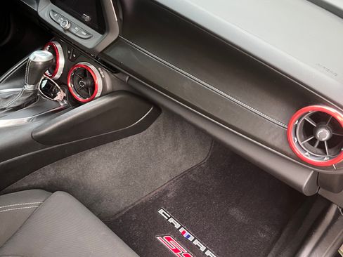 Used 2018 Chevrolet Camaro SS RWD image 6