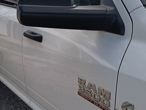 Used 2014 RAM 3500 Tradesman w/ Chrome Appearance Group image 5