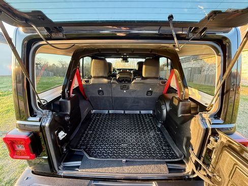 Used 2020 Jeep Wrangler Unlimited Rubicon w/ Quick Order Package 28Y Recon image 13