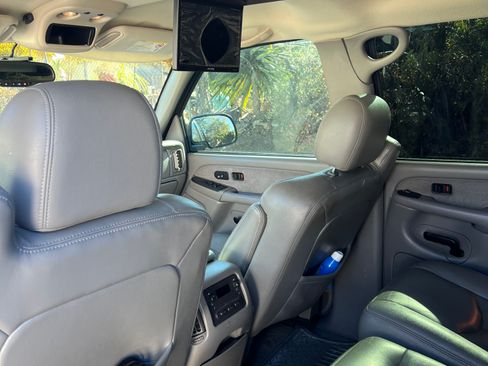 Used 2003 GMC Sierra 2500 SLT w/ SLT Preferred Equipment Group image 12