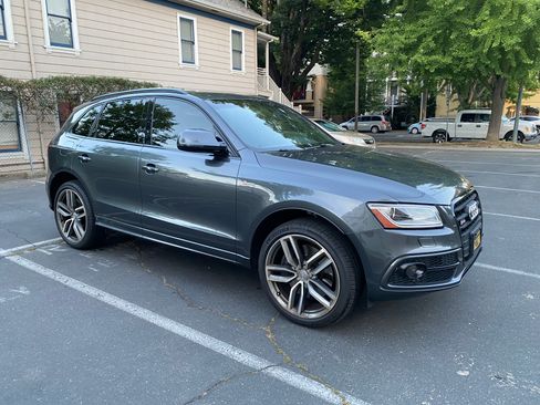 Used 2016 Audi SQ5 Premium Plus w/ Technology Package AWD/4WD image 5