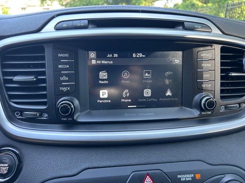Used 2017 Kia Sorento FWD w/ LX Convenience Package image 16