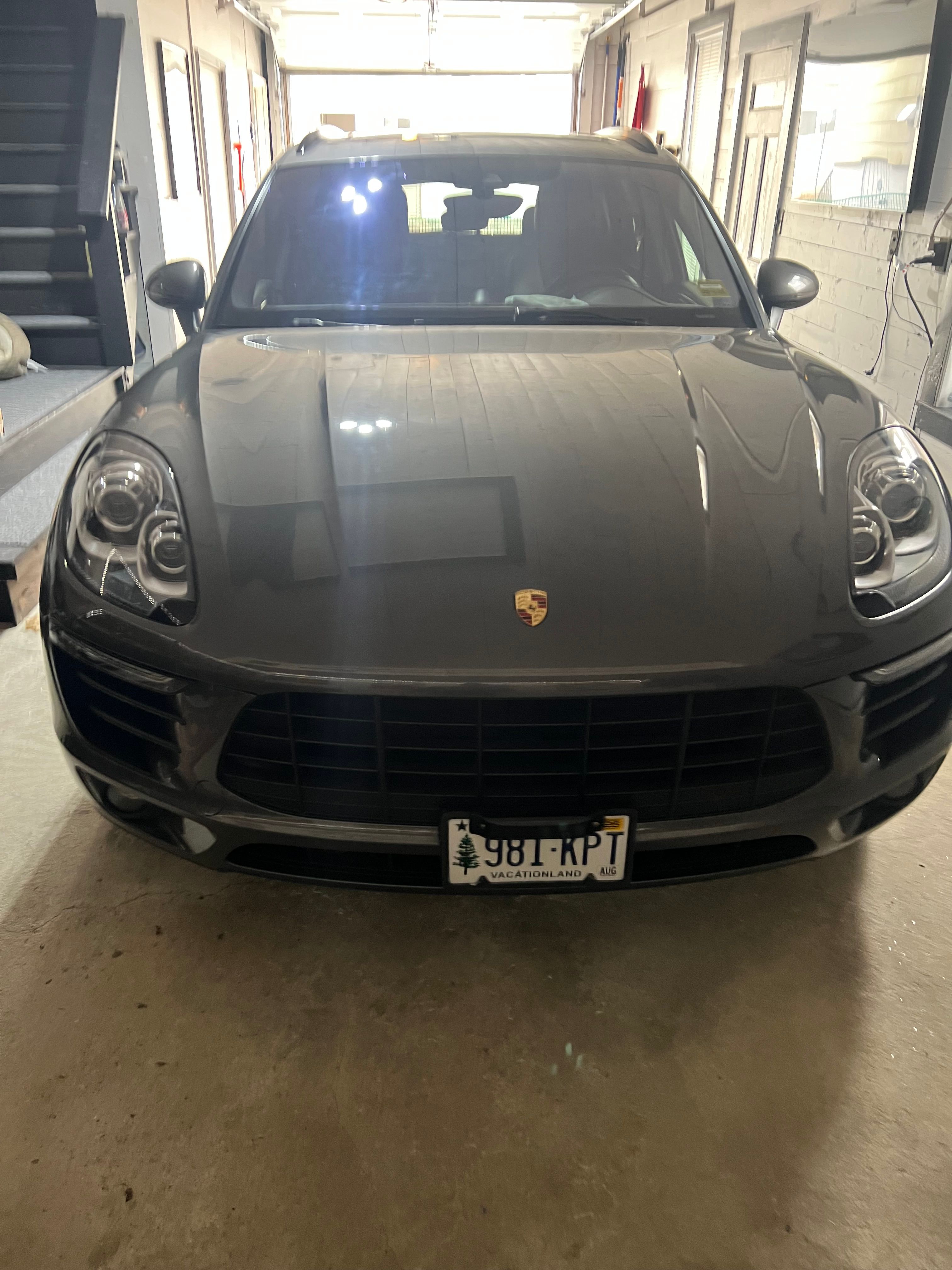 Used 2018 Porsche Macan Sport Edition AWD/4WD image 1
