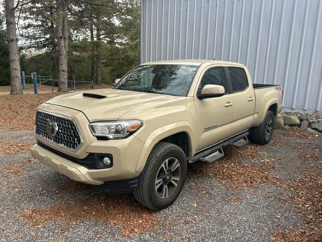 Used 2019 Toyota Tacoma TRD Sport w/ Technology Package AWD/4WD image 2