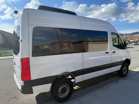 Used 2025 Mercedes-Benz Sprinter 2500 image 2