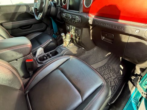 Used 2020 Jeep Wrangler Unlimited Rubicon AWD/4WD image 17