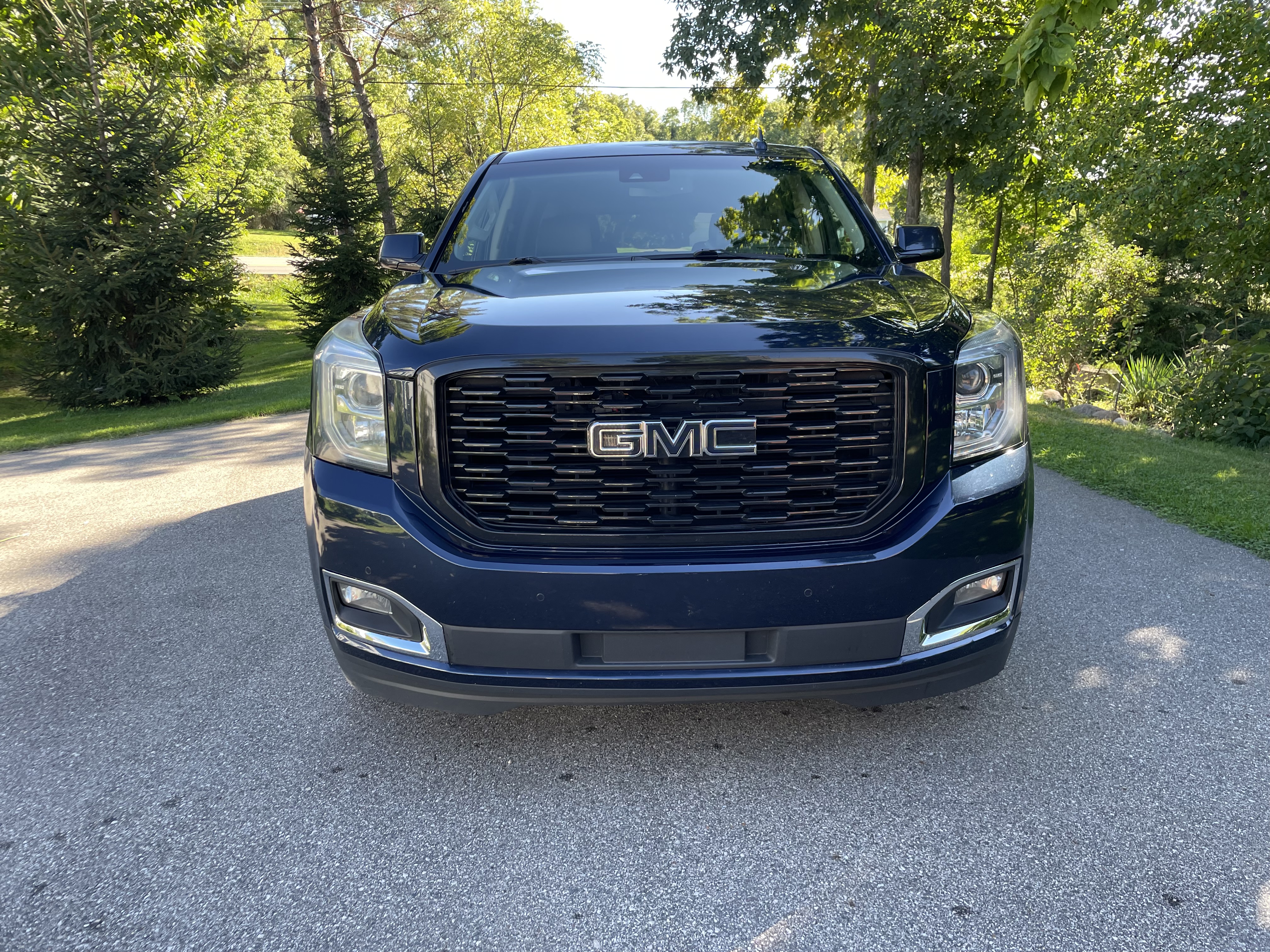 Used 2017 GMC Yukon Denali w/ Open Road Package AWD/4WD image 4
