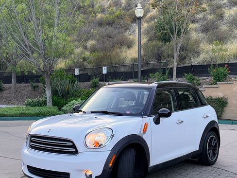 Used 2015 MINI Cooper Countryman FWD image 2