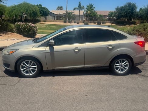 Used 2015 Ford Focus SE FWD image 15