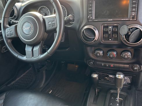 Used 2018 Jeep Wrangler Unlimited Sport image 18