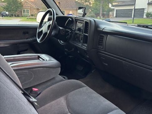 Used 2003 Chevrolet Silverado 2500 LS w/ Skid Plate Package image 12