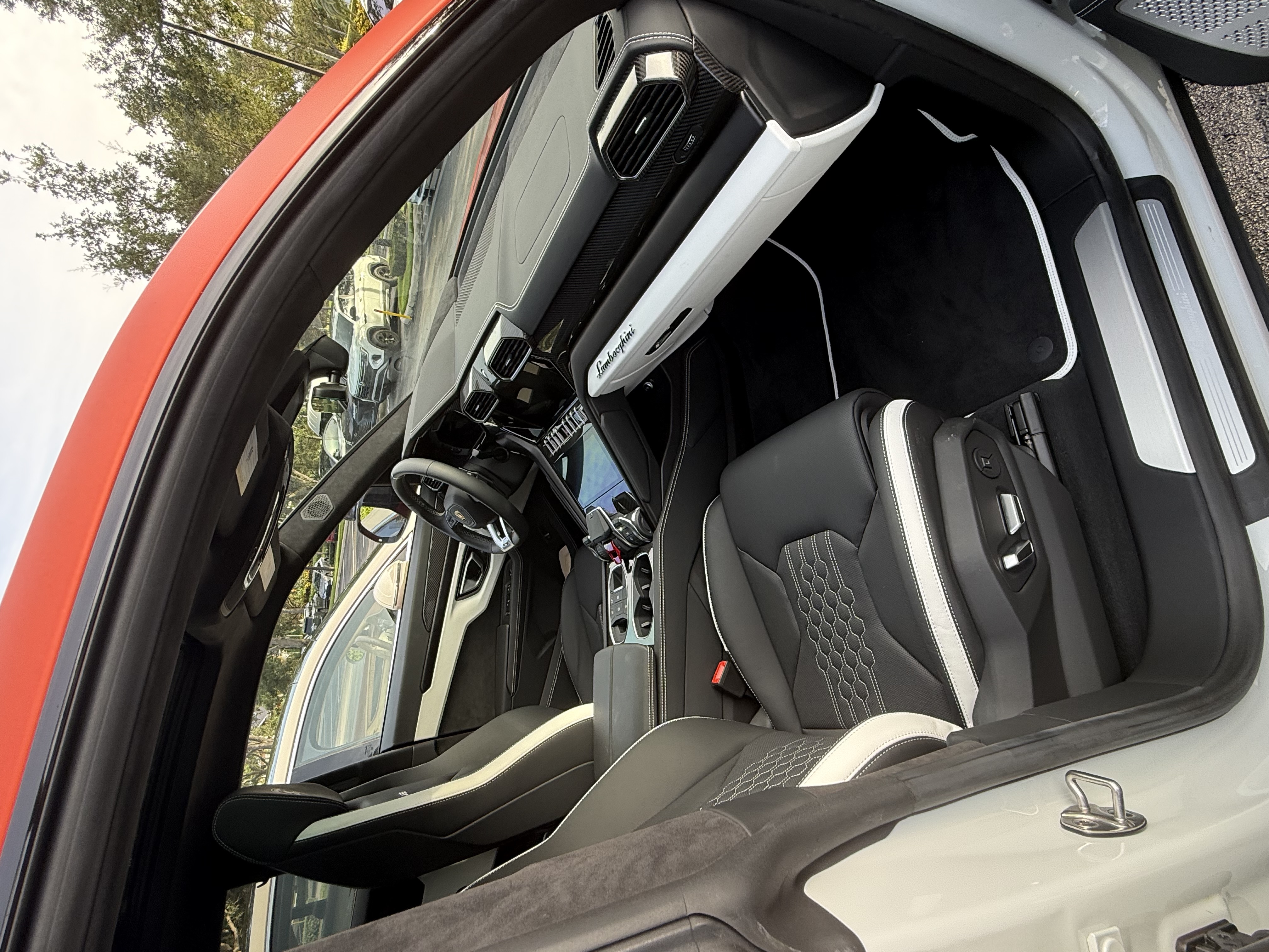 Used 2024 Lamborghini Urus S AWD/4WD image 6