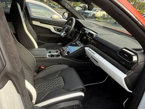 Used 2024 Lamborghini Urus S AWD/4WD image 6