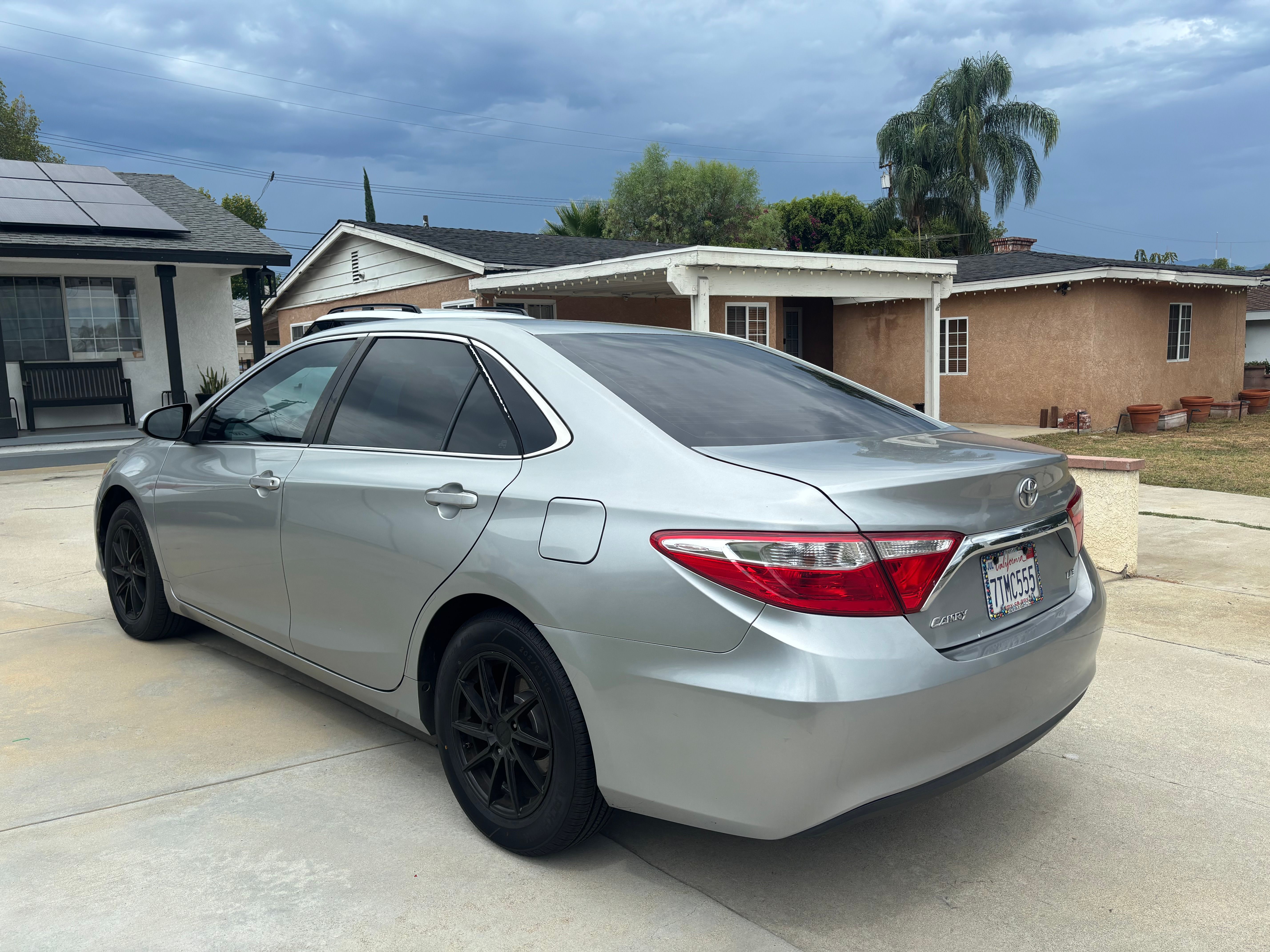 Used 2016 Toyota Camry LE FWD image 6
