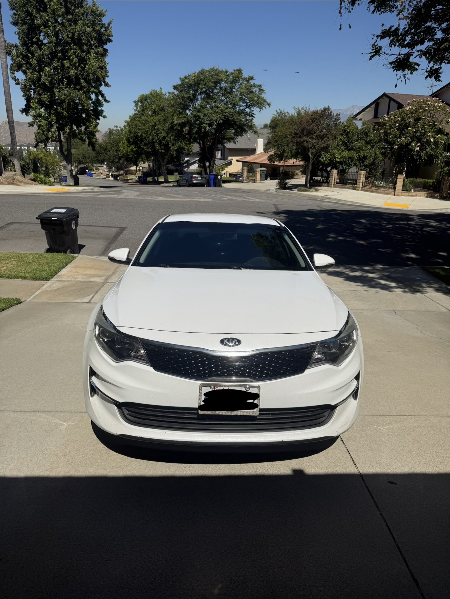 Used 2018 Kia Optima LX w/ 17" Alloy Wheels Package FWD image 4