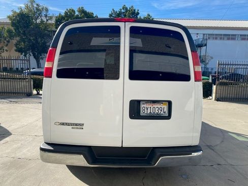 Used 2009 Chevrolet Express 3500 Passenger w/ LT Preferred Equipment Group image 5