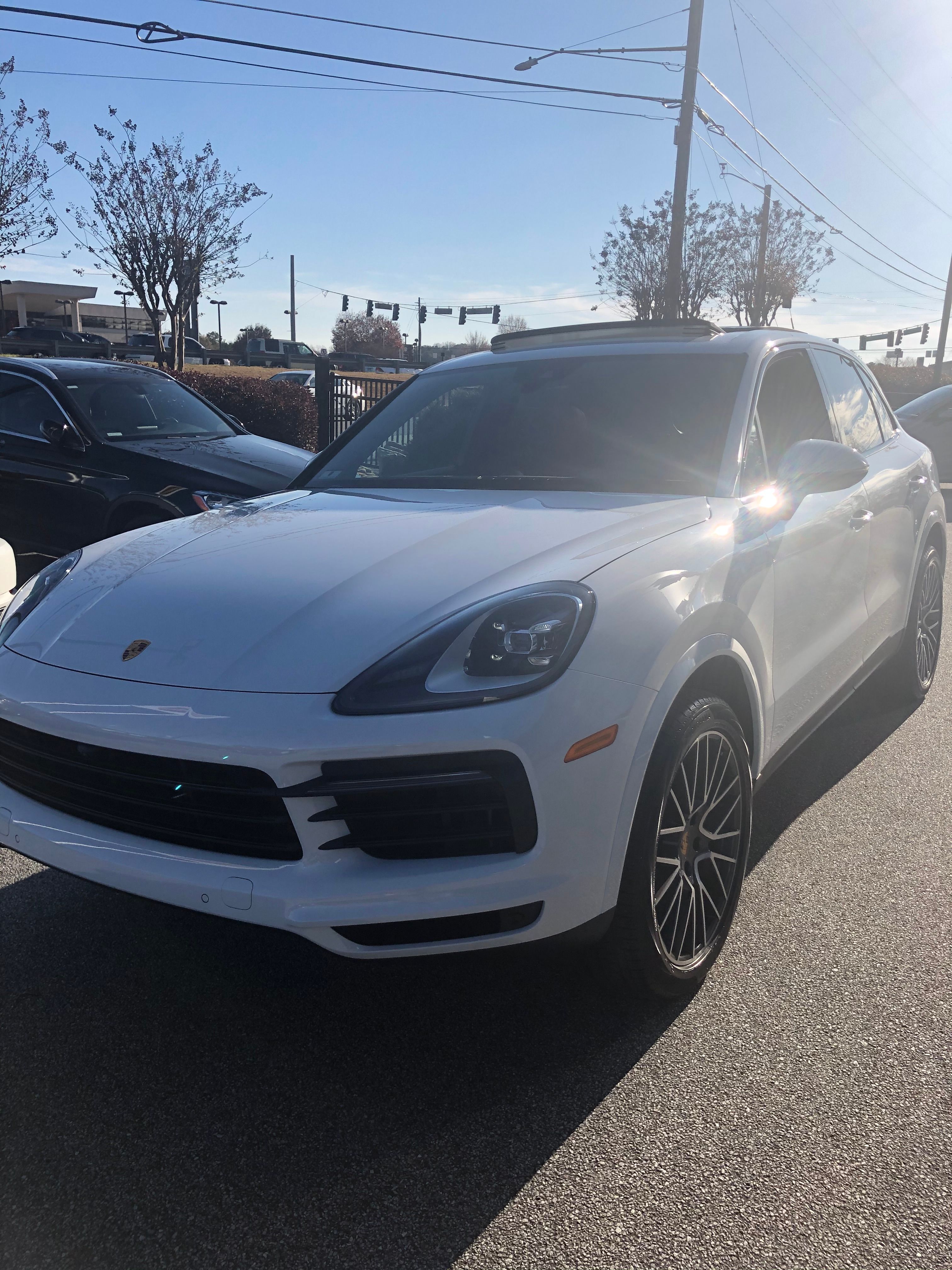 Used 2021 Porsche Cayenne AWD/4WD image 1