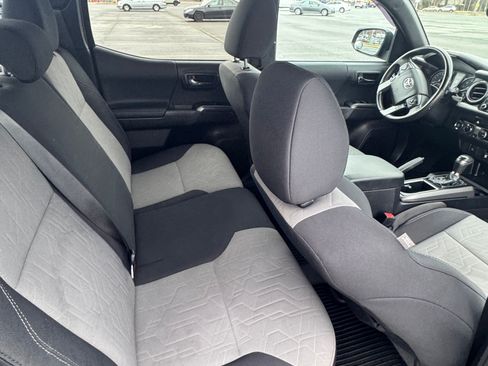 Used 2021 Toyota Tacoma TRD Off-Road image 20