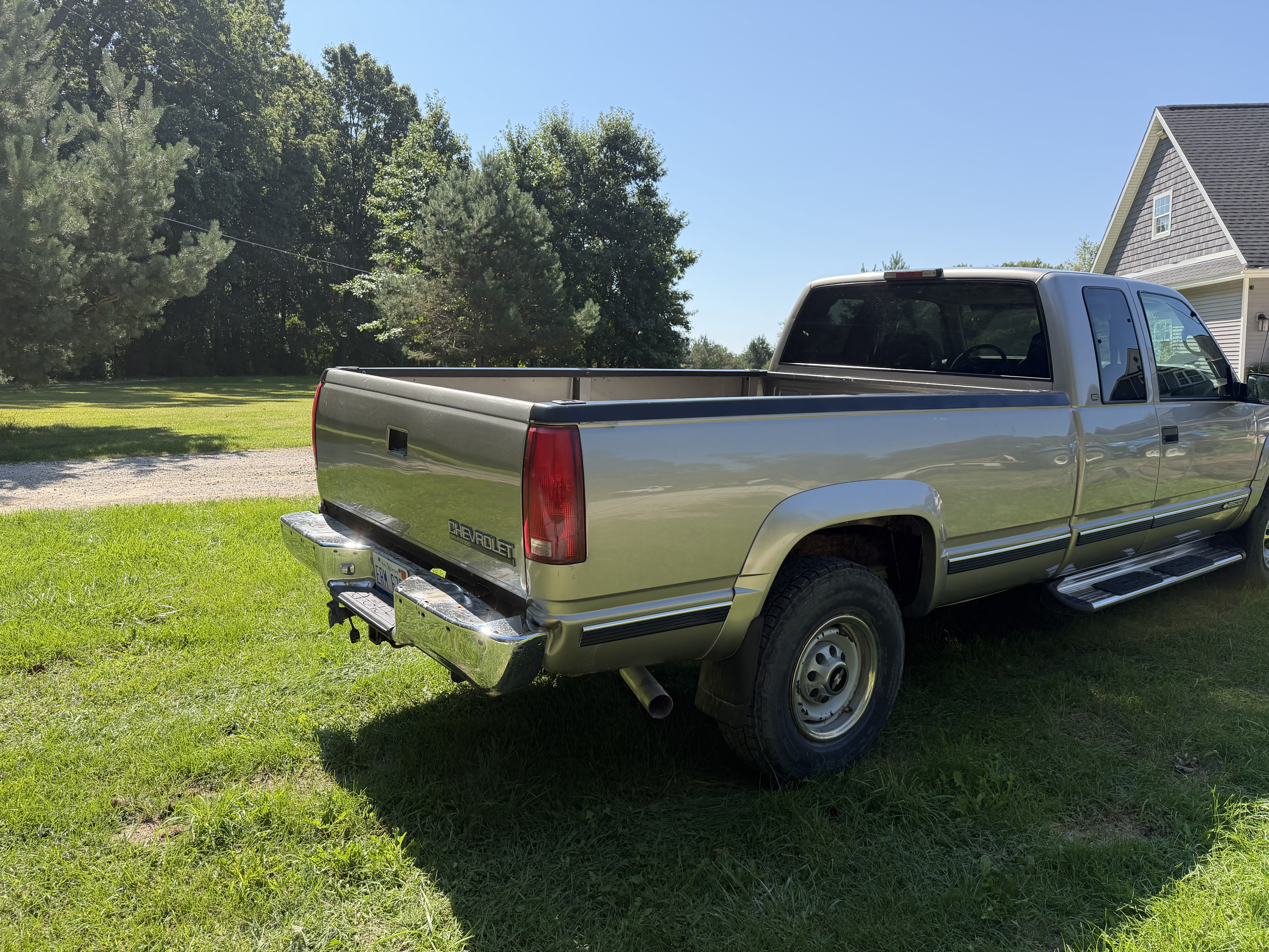 Used 1998 Chevrolet Silverado 2500 4x4 Extended Cab w/ Preferred Equipment Group 3 image 8