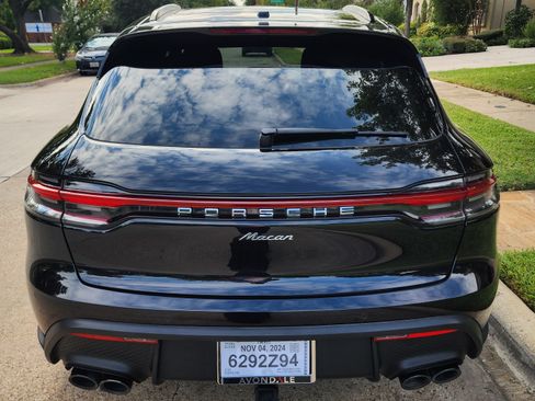 Used 2023 Porsche Macan image 6