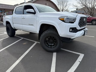 Used 2023 Toyota Tacoma TRD Sport w/ Advanced Technology Package AWD/4WD image 2