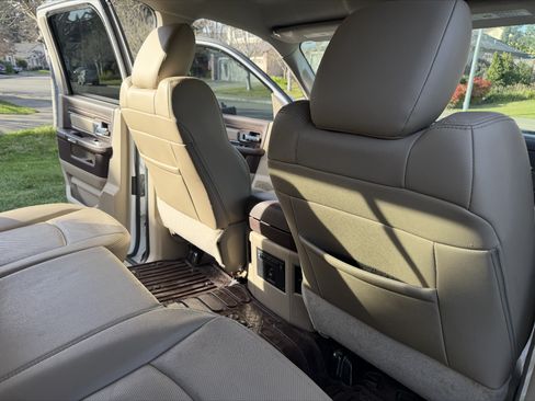 Used 2014 RAM 1500 Laramie image 11