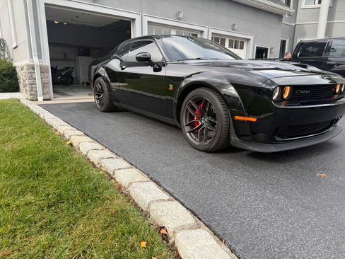 Used 2022 Dodge Challenger R/T Scat Pack RWD image 4