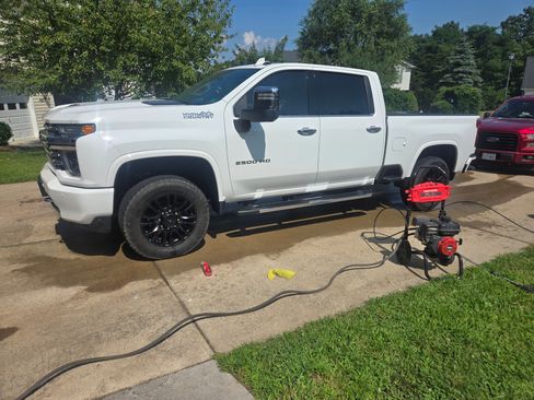 Used 2020 Chevrolet Silverado 2500 High Country w/ Z71 Off-Road Package image 4