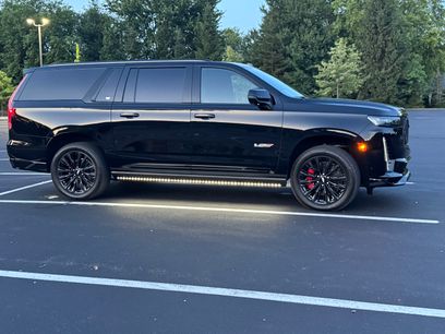 Used 2024 Cadillac Escalade ESV V w/ LPO, ONYX Package