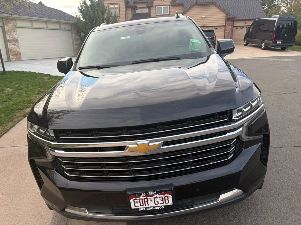 Used 2022 Chevrolet Suburban LT RWD image 2
