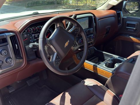 Used 2015 Chevrolet Silverado 1500 High Country AWD/4WD image 14