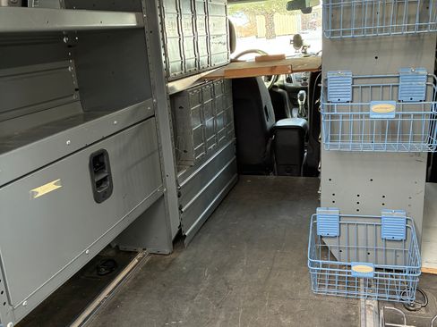 Used 2017 Ford Transit Connect XLT image 11