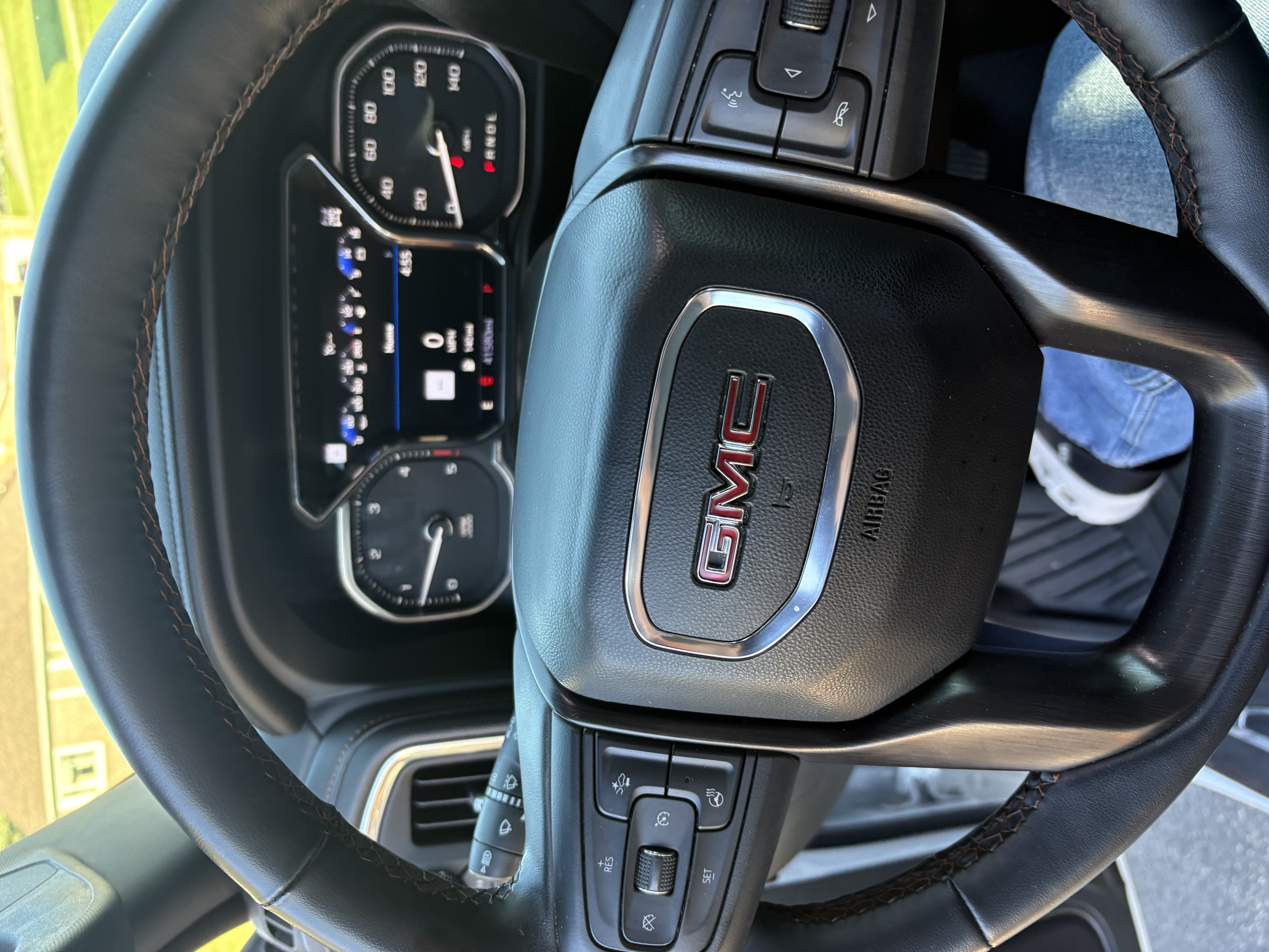 Used 2023 GMC Sierra 3500 AT4 w/ AT4 Premium Plus Package AWD/4WD image 15
