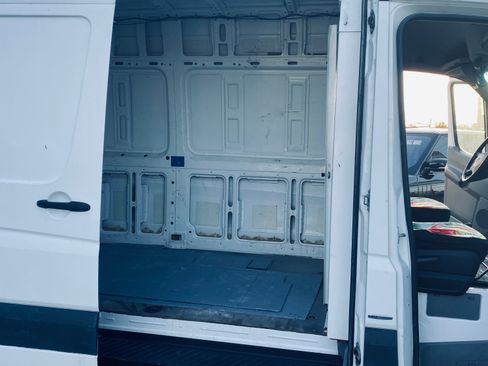Used 2012 Mercedes-Benz Sprinter 2500 image 14