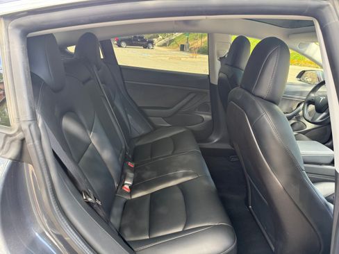 Used 2020 Tesla Model 3 Standard Range Plus image 6