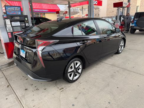 Used 2016 Toyota Prius Four Touring image 5