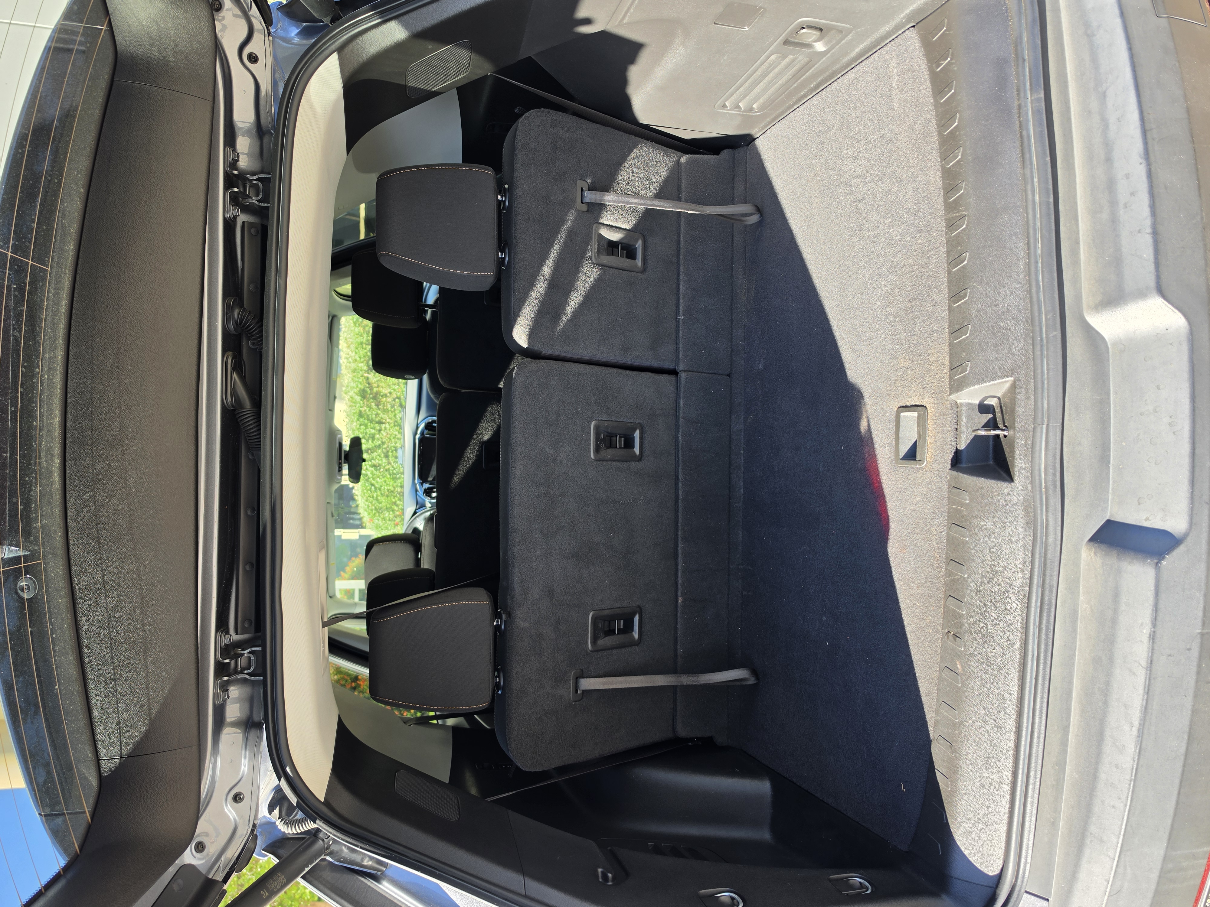 Used 2020 Chevrolet Traverse LT FWD image 11